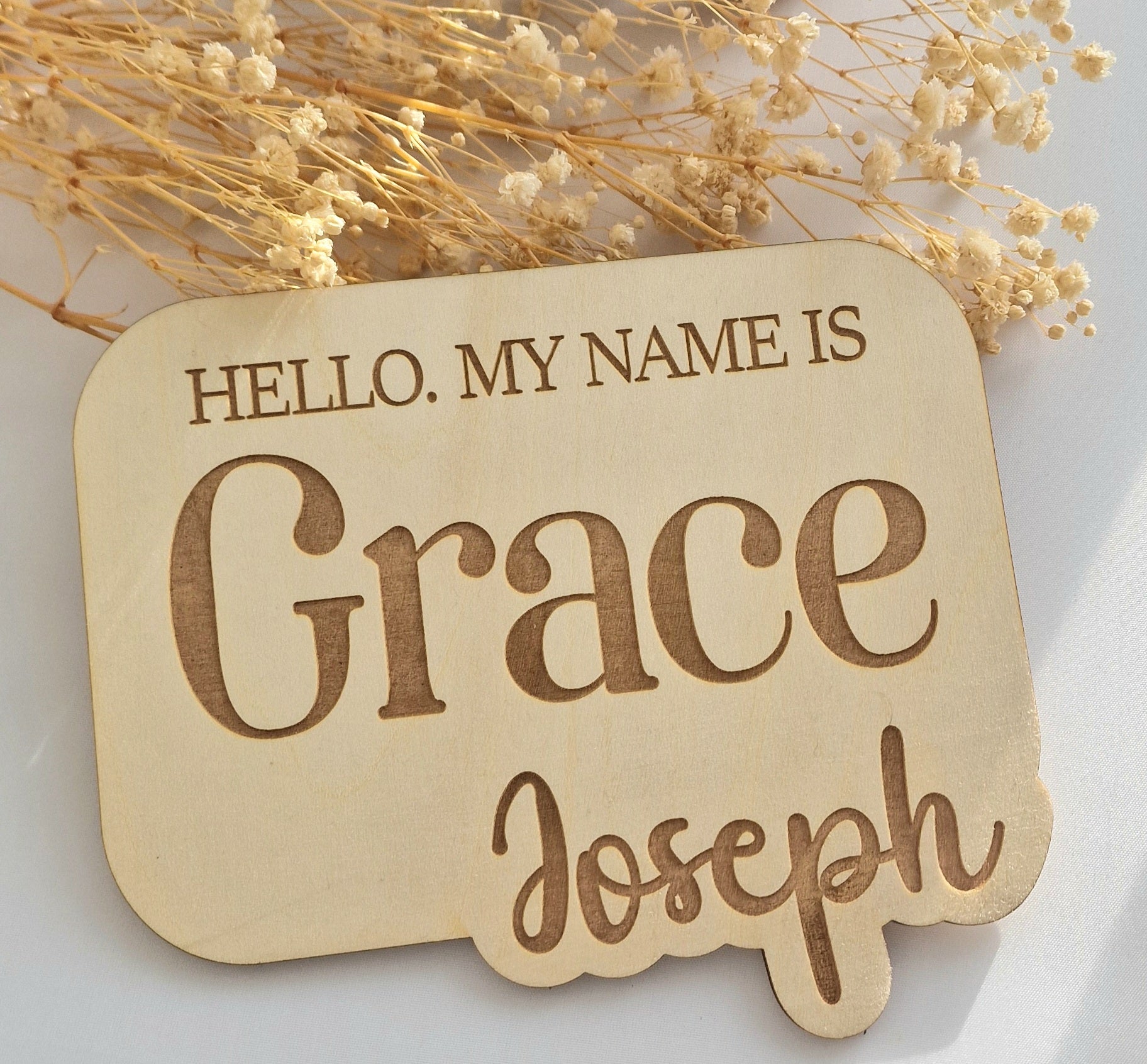 Baby announcements name sign