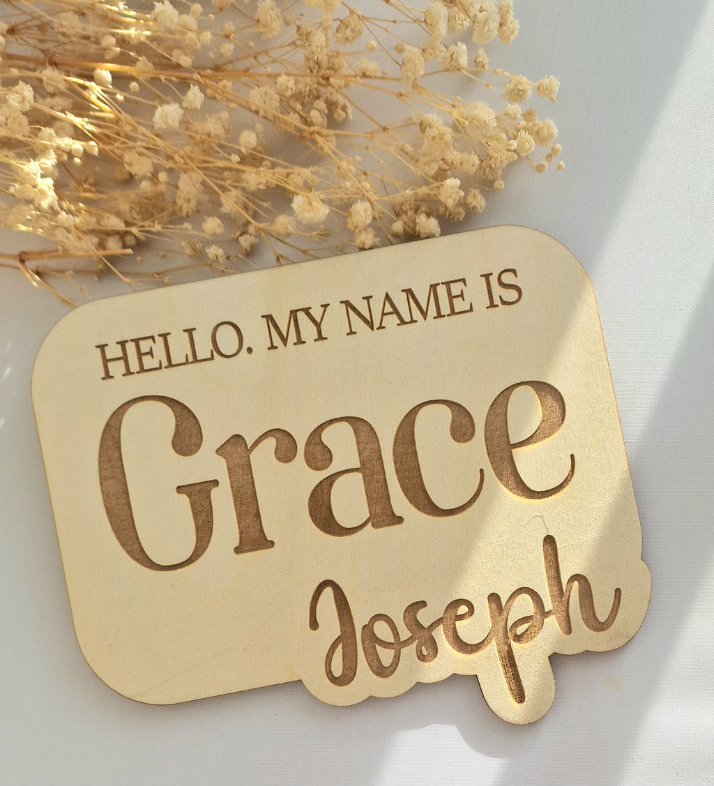 Baby announcements name sign