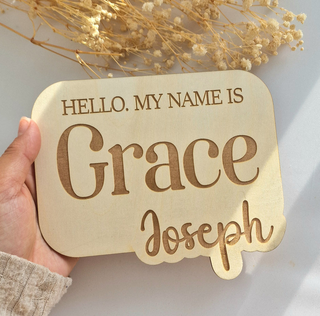 Baby announcements name sign